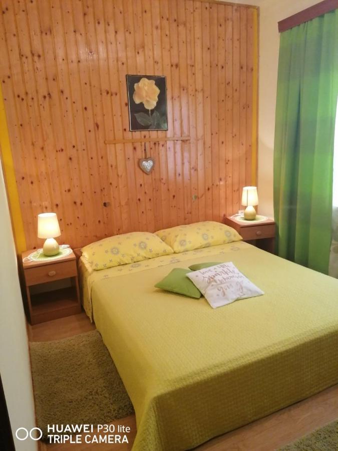 Apartmani Zute Racisce Exterior photo